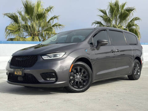 2022 Chrysler Pacifica Hybrid Touring L