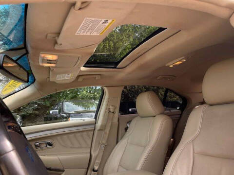 2018 Ford Taurus SEL