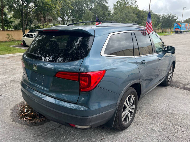 2017 Honda Pilot EX-L photo 2