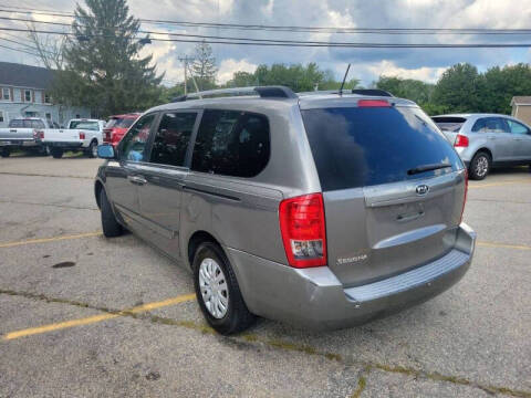 2011 Kia Sedona LX