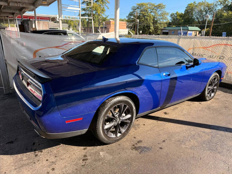 2021 Dodge Challenger SXT