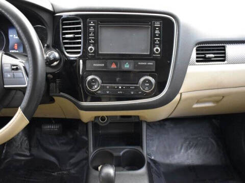 2016 Mitsubishi Outlander SE