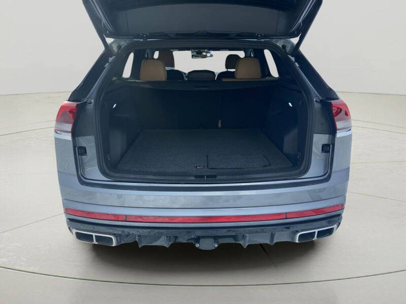 2024 Volkswagen Atlas Cross Sport SEL R-Line 4Motion