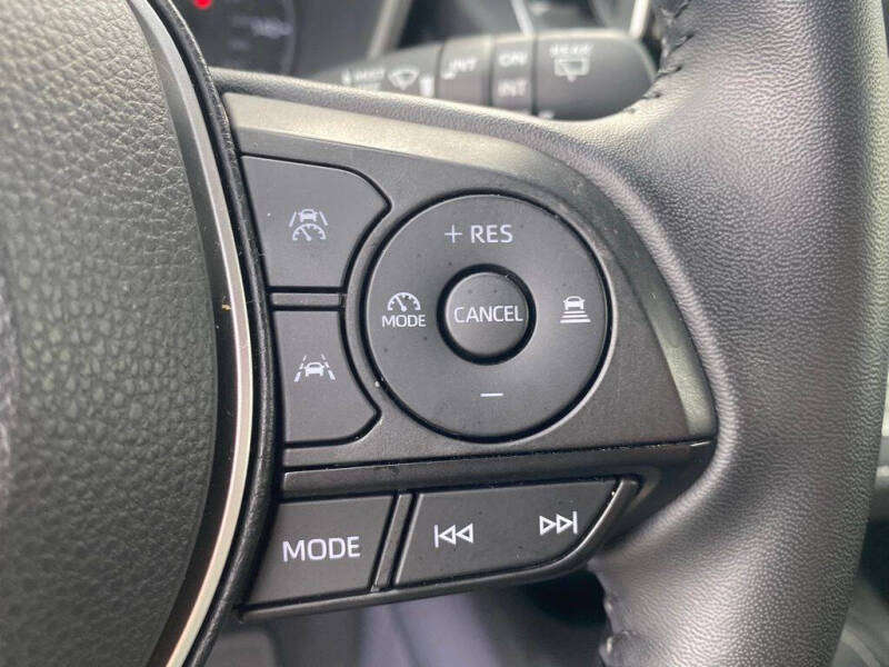 2025 Toyota Corolla Hatchback SE