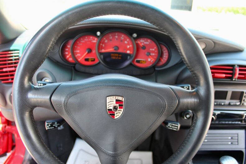 2003 Porsche 911 Carrera