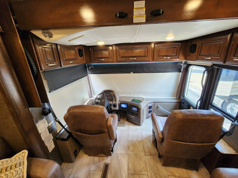 2017 Thor Motor Coach ARIA 3901