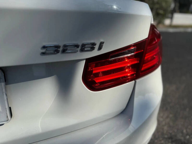 2012 BMW 3 Series 328i