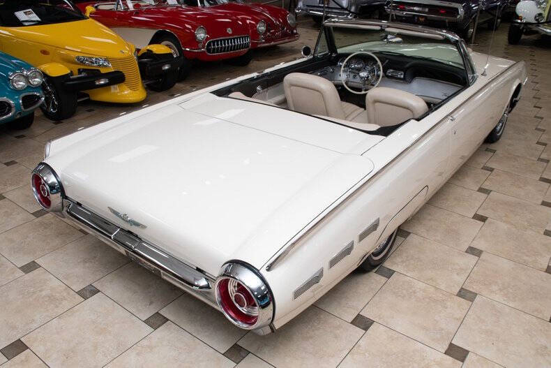 1962 Ford Thunderbird