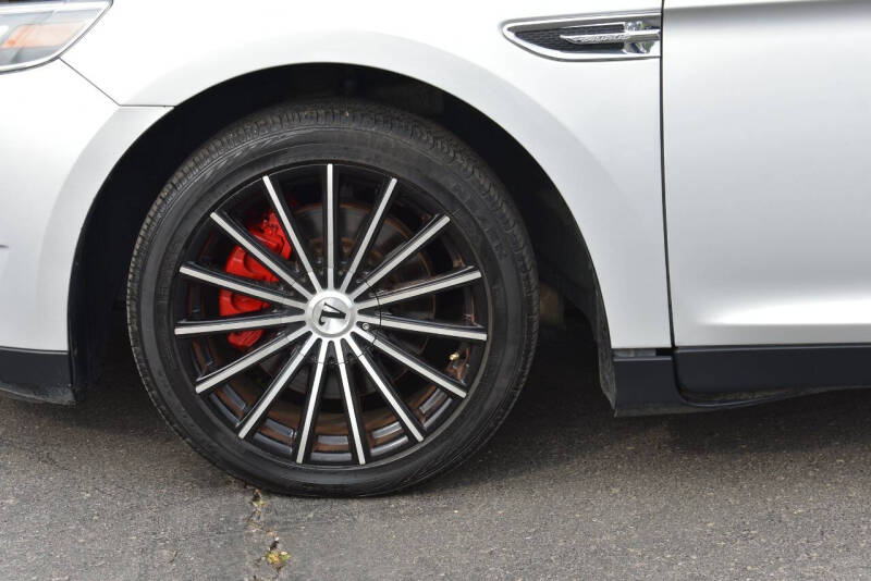 2015 Ford Taurus SEL