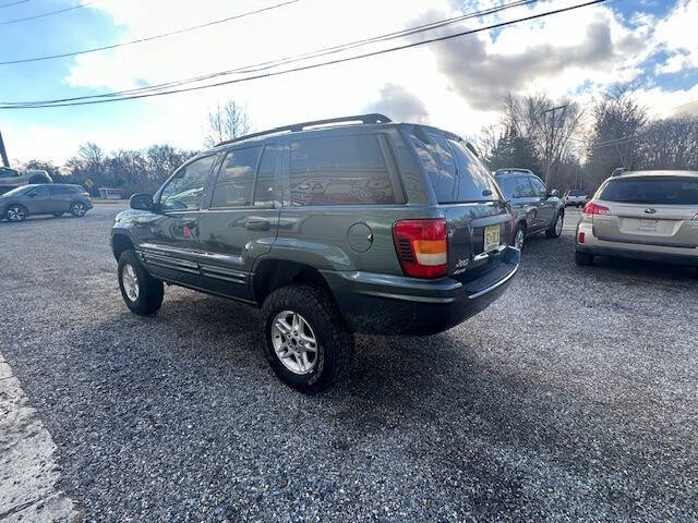 2004 Jeep Grand Cherokee Laredo photo 4