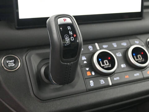 2023 Land Rover Defender 90 V8
