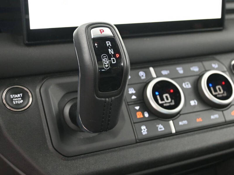 2023 Land Rover Defender 90 V8