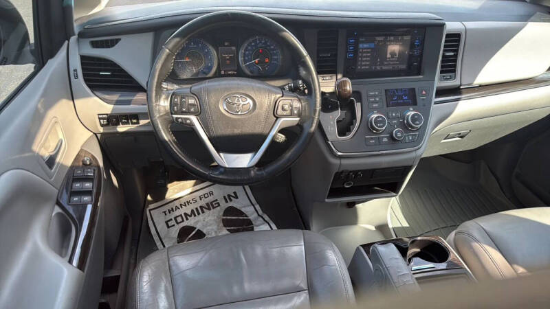 2015 Toyota Sienna
