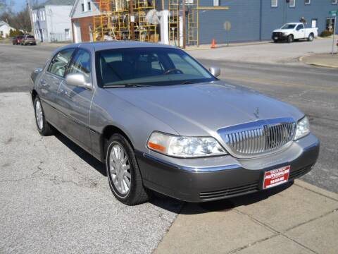 2003 Lincoln Town Car for sale at NEW RICHMOND AUTO SALES in New Richmond OH