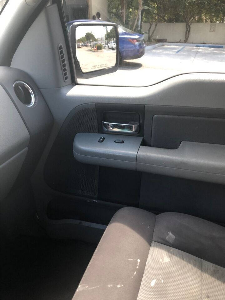2005 FORD F-150 Pickup - $7,500