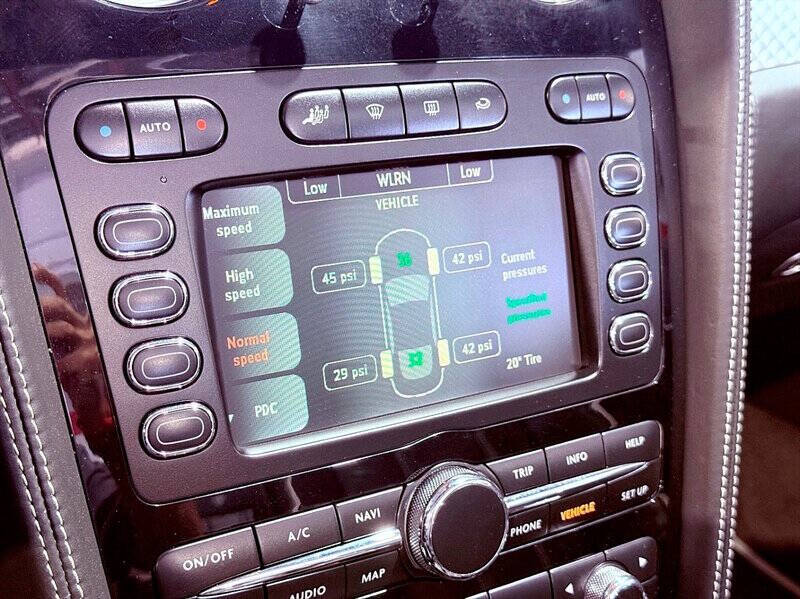 2011 Bentley Continental 39