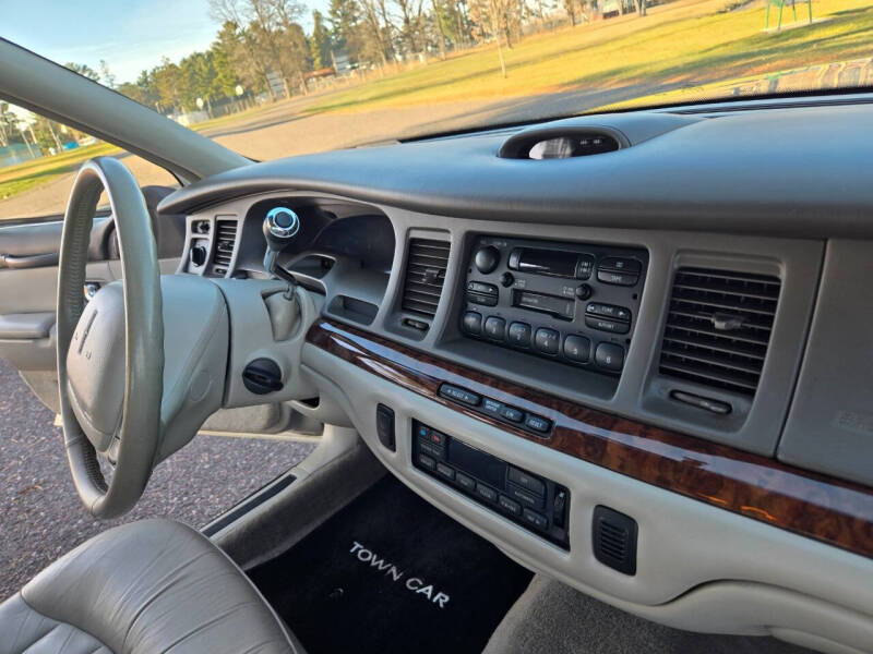 1997 Lincoln Town Car Executive
