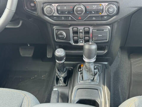 2025 Jeep Gladiator Sport