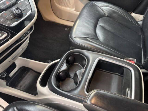 2022 Chrysler Pacifica Hybrid Touring L
