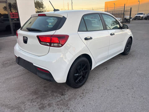 2018 Kia Rio 5-Door LX