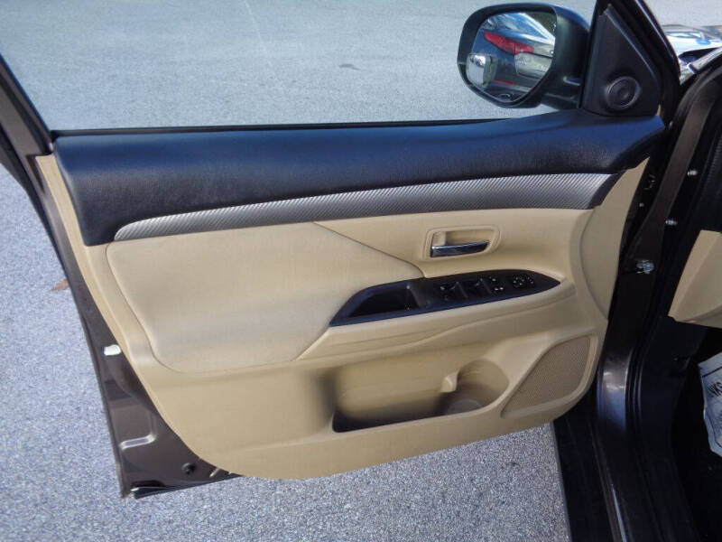 2017 Mitsubishi Outlander SE