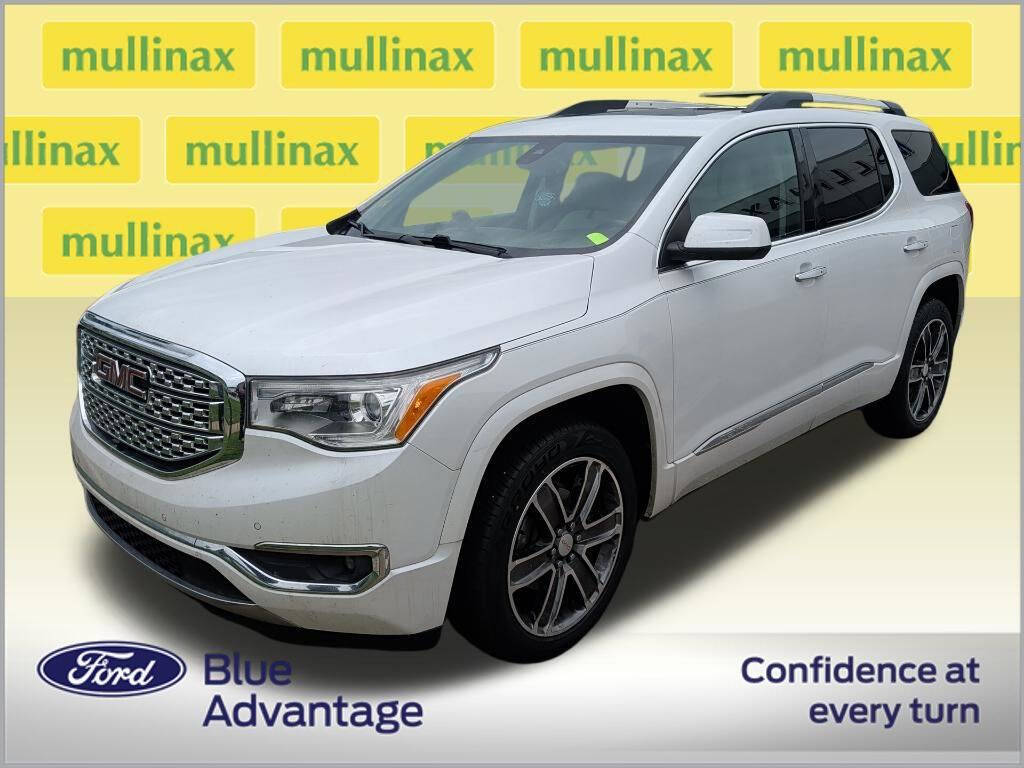Off white 2018 GMC Acadia Denali Denali 4dr SUV 2