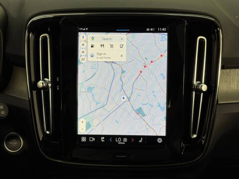 2024 Volvo XC40 B5 Plus Bright Theme