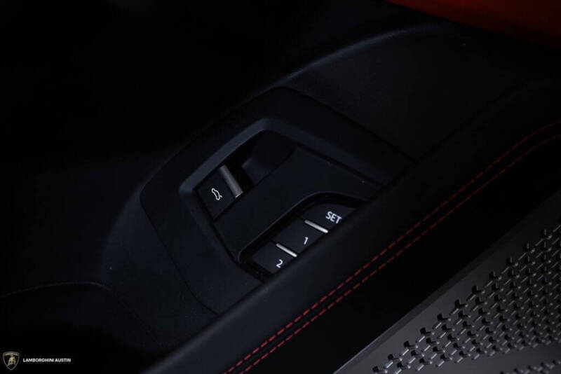 2023 Lamborghini Urus S