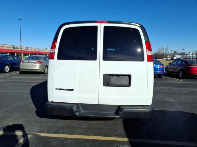 2022 Chevrolet Express LS 3500