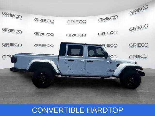 2022 Jeep Gladiator Sport