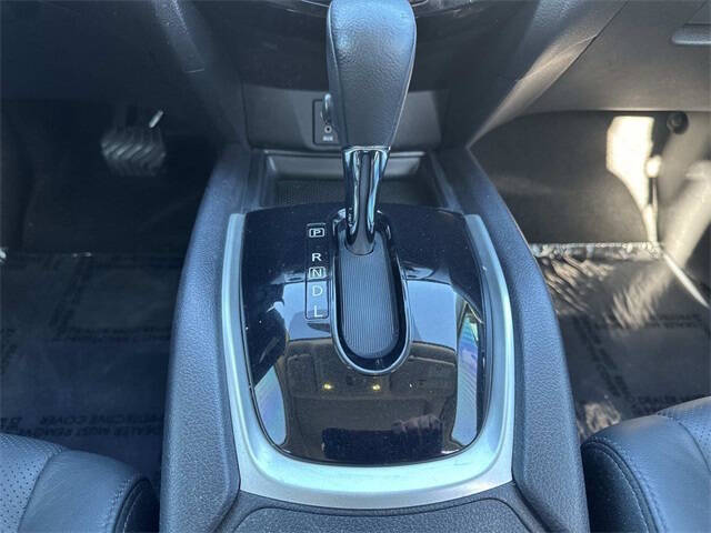 2015 Nissan Rogue SL