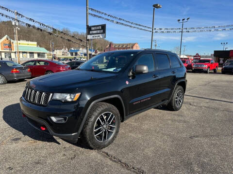 2017 Jeep Grand Cherokee for sale at SOUTH FIFTH AUTOMOTIVE LLC in Marietta OH