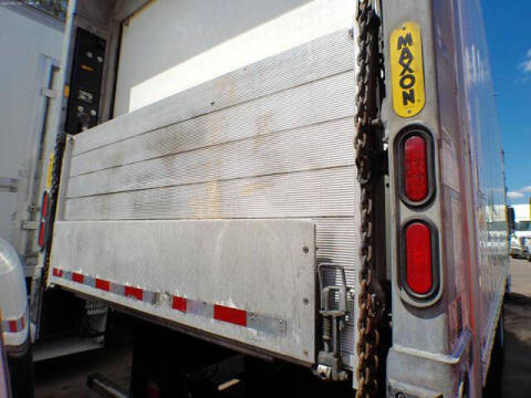 2017 Freightliner M2 106