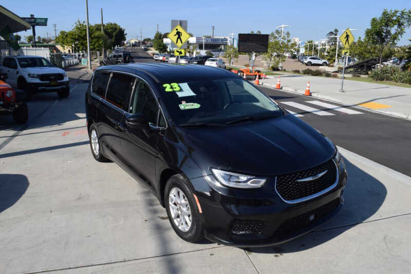 2023 Chrysler Pacifica Touring L