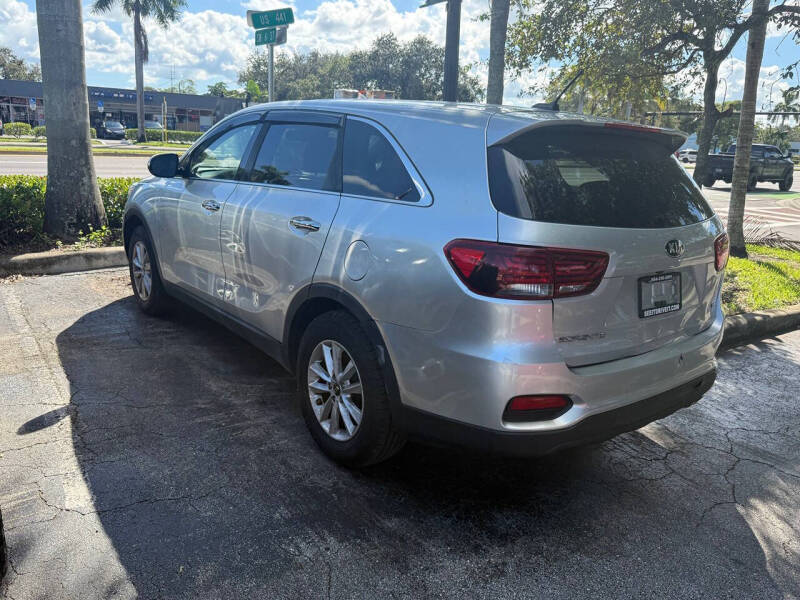 2020 Kia Sorento LX V6