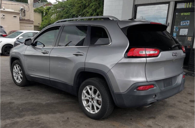 Image 3 of 2017 Jeep Cherokee Latitude