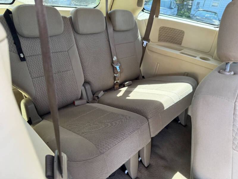 2008 Chrysler Town and Country LX