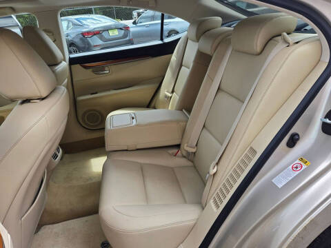 2013 Lexus ES 300h