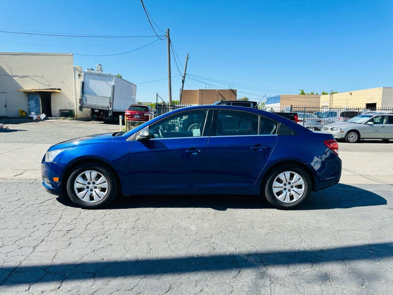 2012 Chevrolet Cruze LS photo 9