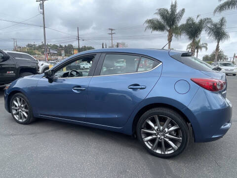 2018 Mazda MAZDA3 Touring