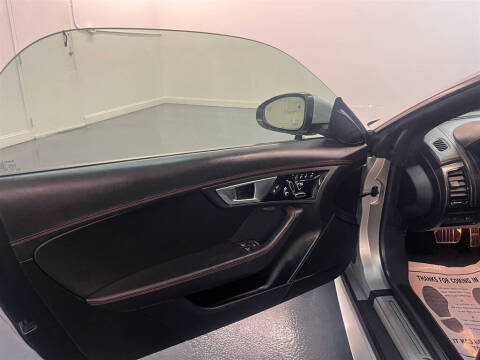 2017 Jaguar F-TYPE R