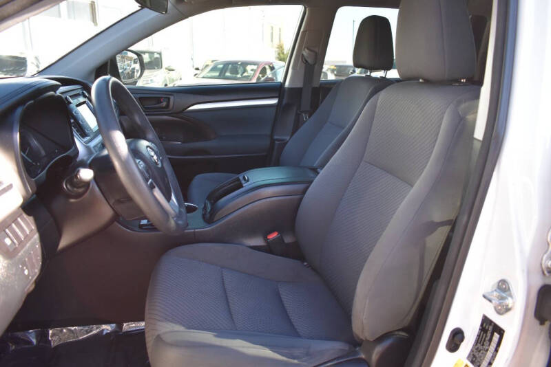 2017 Toyota Highlander LE