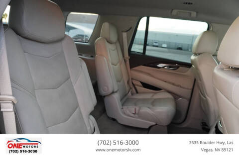 2016 Cadillac Escalade Standard