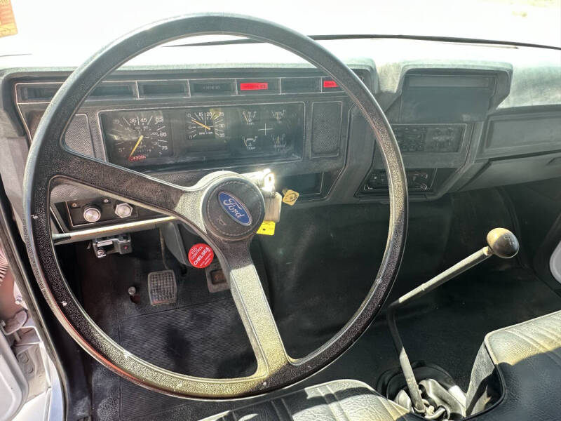 1994 Ford F-700