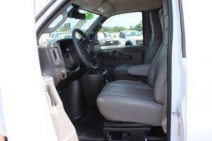 2025 Chevrolet Express 3500