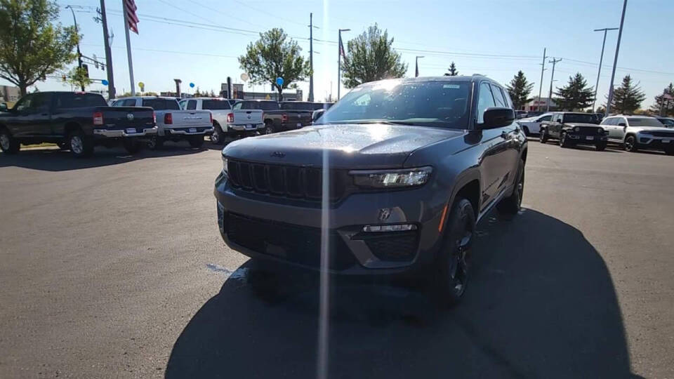 2025 Jeep Grand Cherokee for sale at Victoria Auto Sales in Victoria, MN