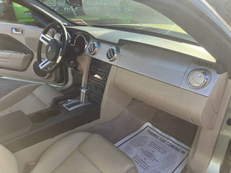 2005 Ford Mustang V6 Premium