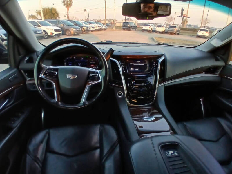 2019 Cadillac Escalade Standard