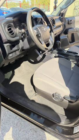 2017 Toyota Tacoma SR5