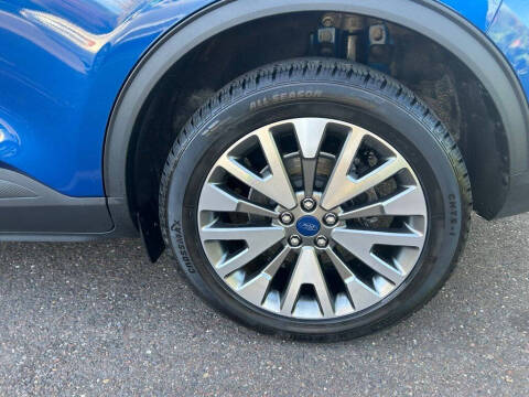 2022 Ford Escape Titanium